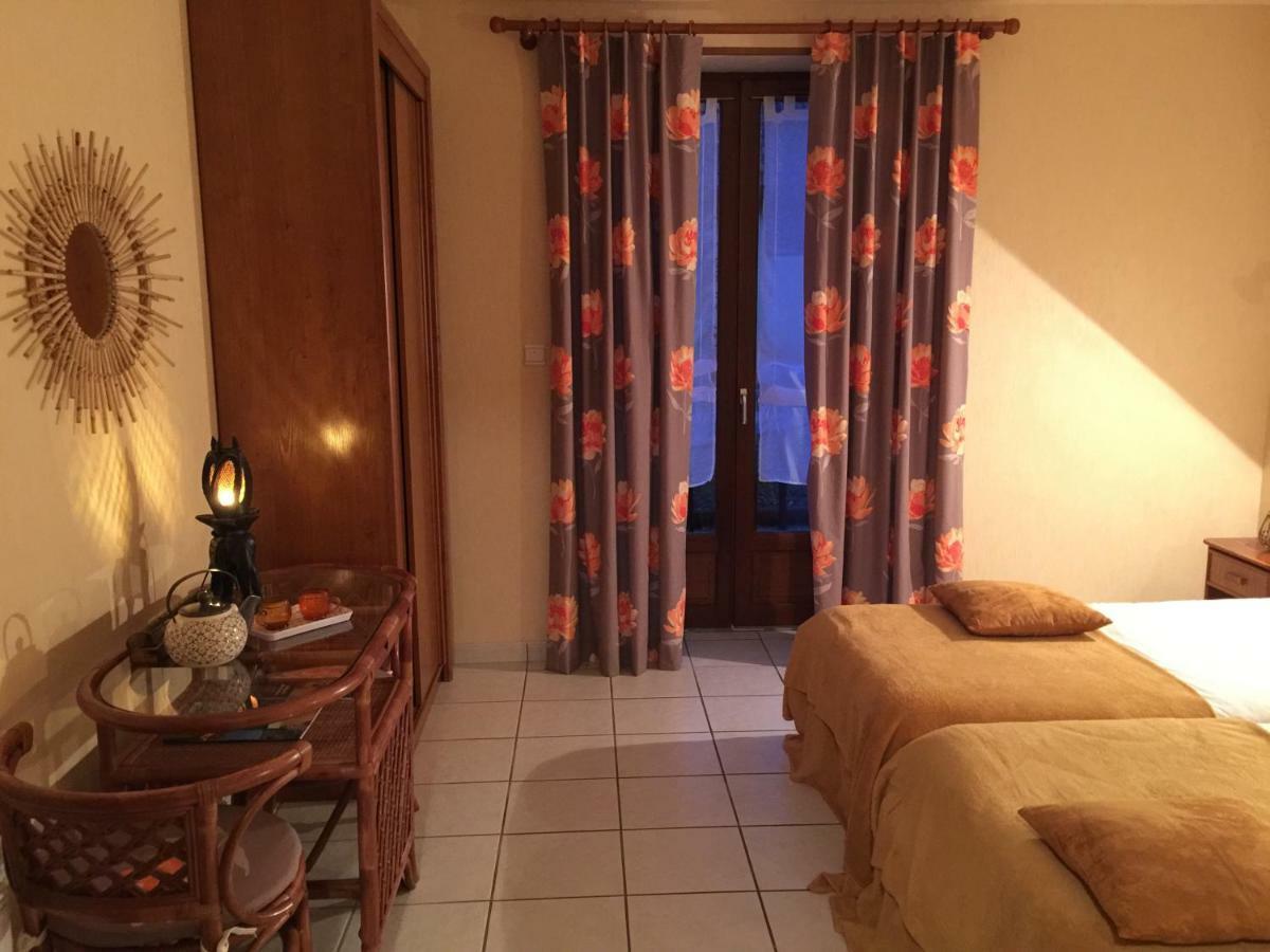 Domaine De Lascaux Bed & Breakfast Montignac-Lascaux Exterior photo